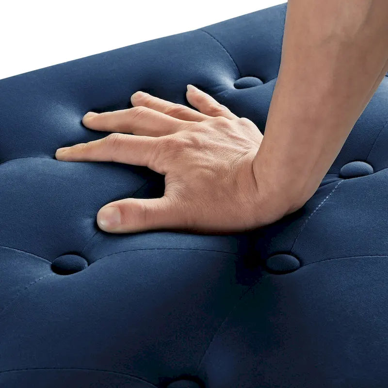 Panca contenitore in velluto blu navy trapuntato con braccioli e finiture con borchie