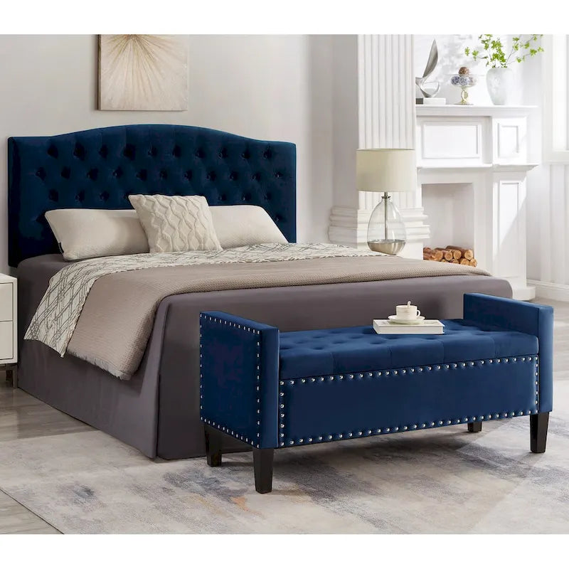 Panca contenitore in velluto blu navy trapuntato con braccioli e finiture con borchie