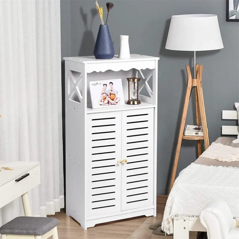 Meuble de rangement de salle de bains blanc à deux portes, sur pied, avec étagère ouverte